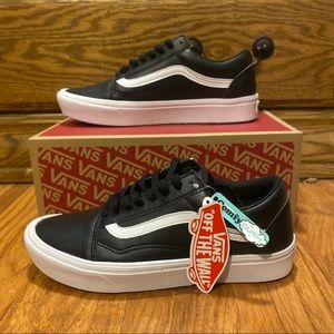 Comfy Cush Black Leather Old Skool Vans